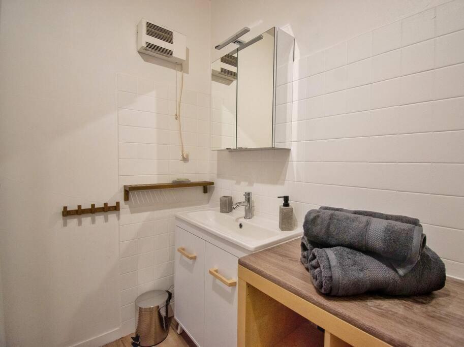 Joli T2 Lumineux Avec Balcon Et Wifi - Proche Cv Aix-en-Provence Exterior foto